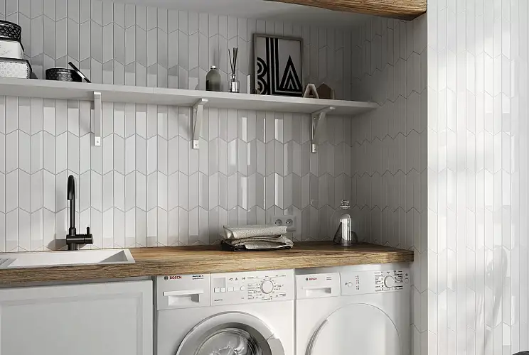 Chevron Wall Black Matt Left 23357 18,6x5,2