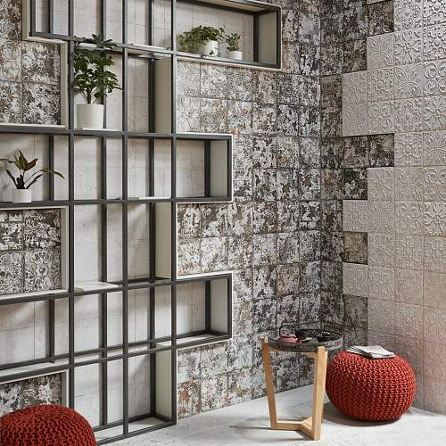 Aged Dark Ornato 20x20